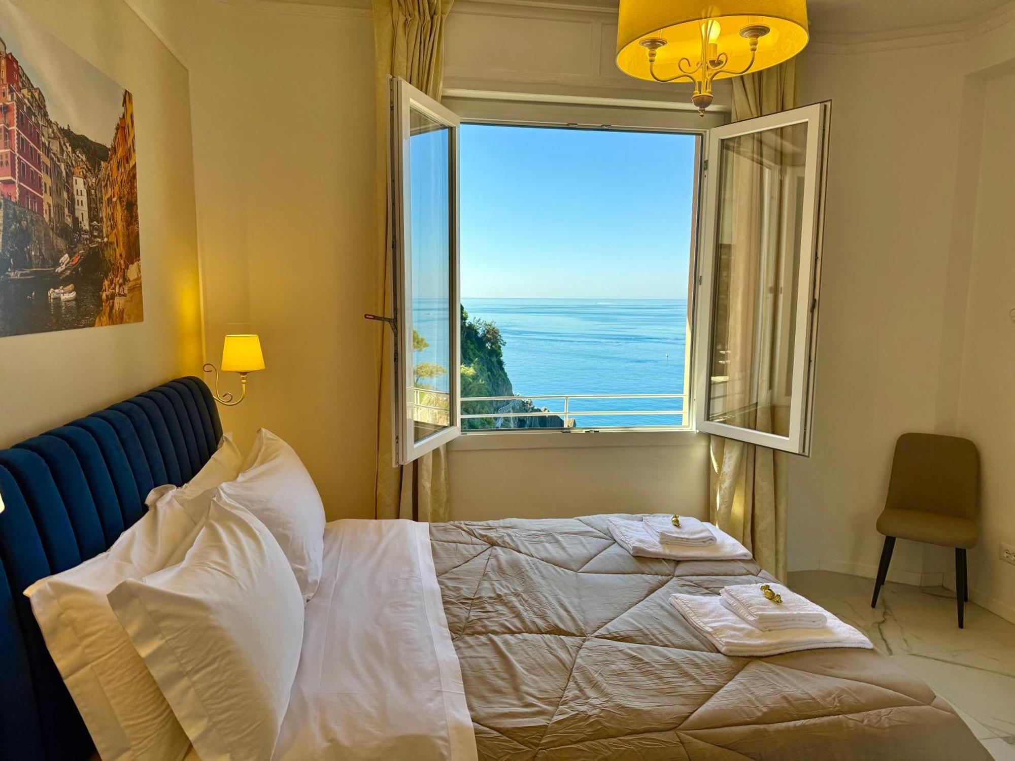 Vertigini Suites, Il Rifugio Dell Per Sole Coppie , A 50m Dalla Stazione E Dalla Via Dell Con Vista Mare E Intimita Appagante Guest house Riomaggiore
